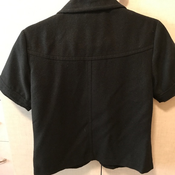 Short Sleeve Jacket - Picture 2 of 3